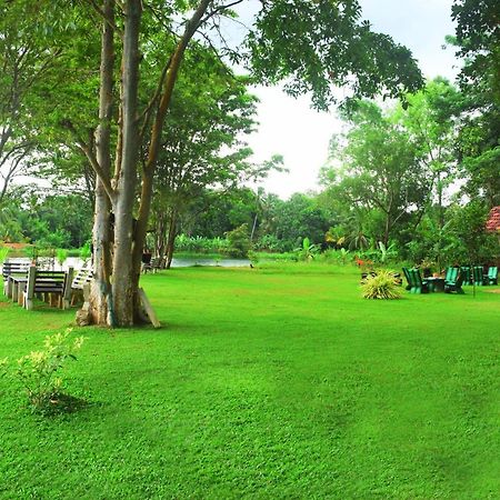 Canal Side Safari Resort Удавалаве Экстерьер фото