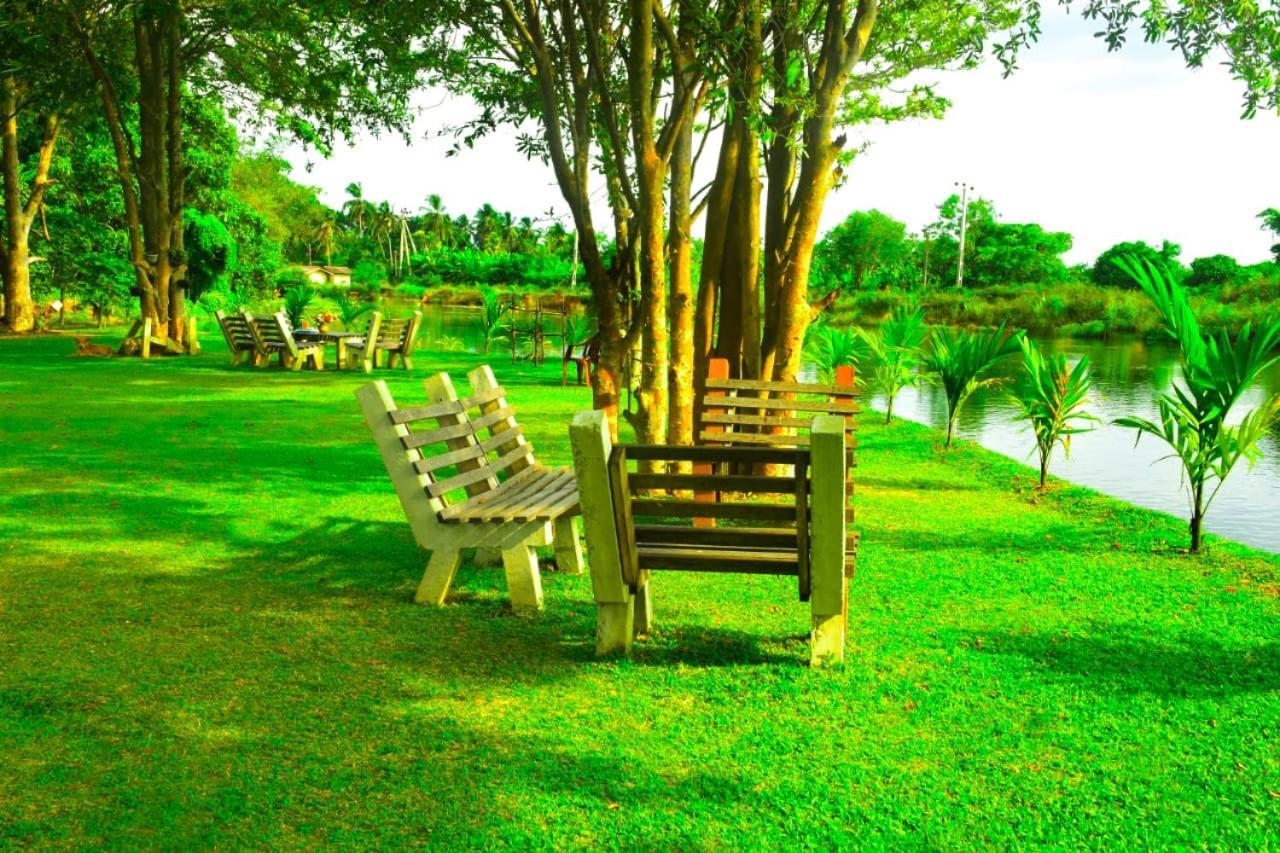 Canal Side Safari Resort Удавалаве Экстерьер фото