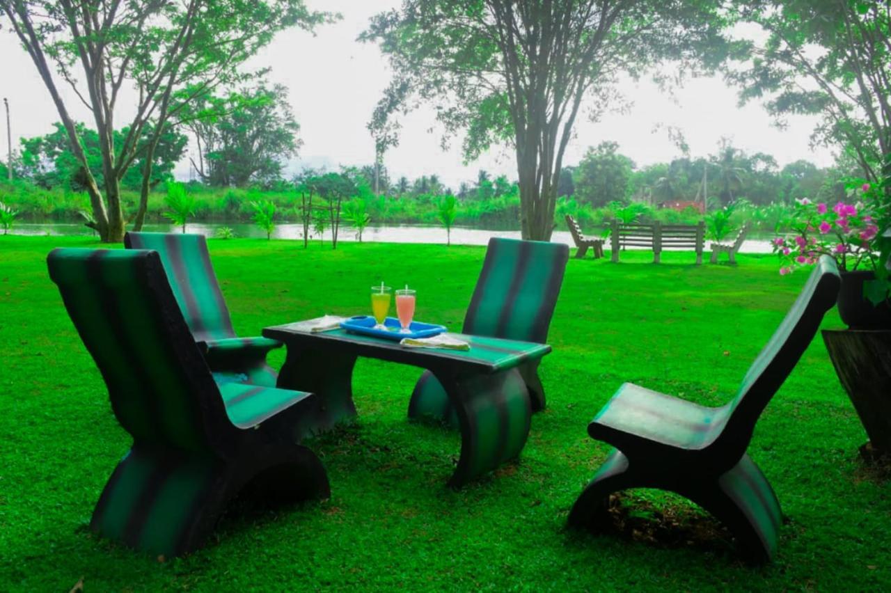 Canal Side Safari Resort Удавалаве Экстерьер фото