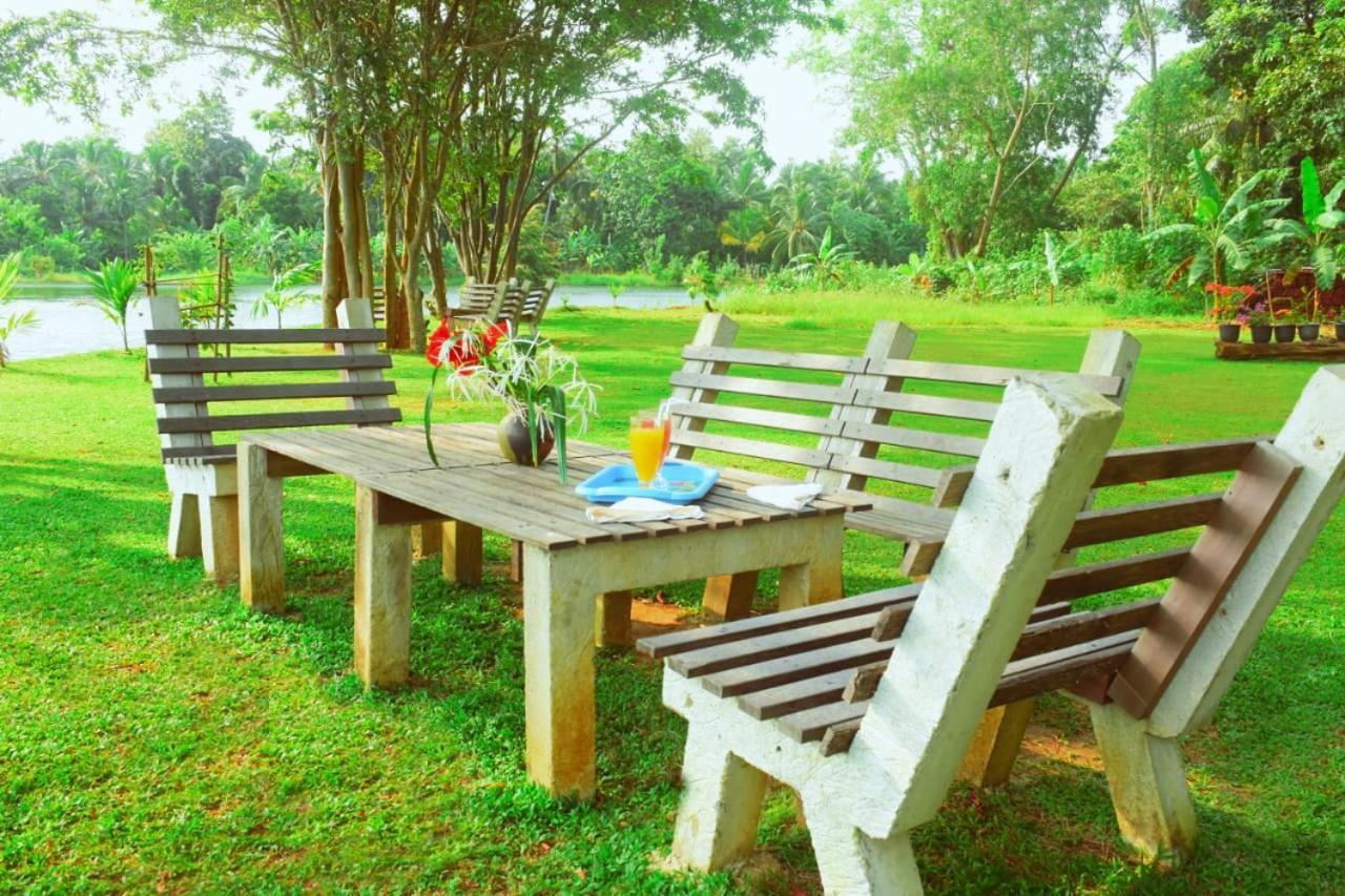 Canal Side Safari Resort Удавалаве Экстерьер фото